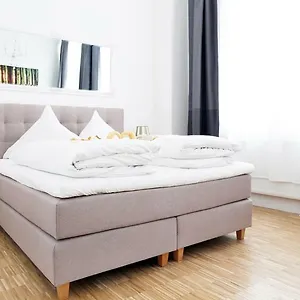 Sc 01 By Rockchair L Superhost Status L 2 Bedrooms Boxspringbeds Balcony Elevator - Cozy Family & Business Flair Welcomes You! Berlin